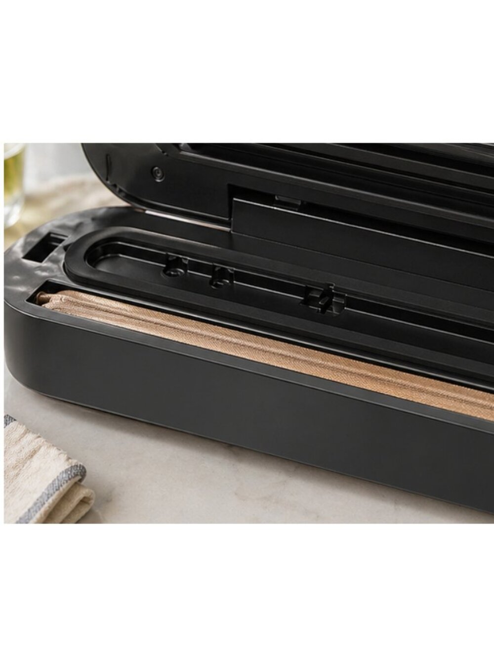 New in Box: LSA Compact Vacuum Sealer with 20 Bags - Picture 8 of 14